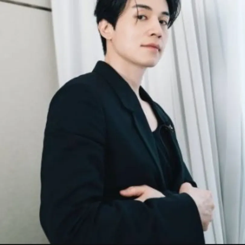 A moment captured by a fan of Lee Dongwook