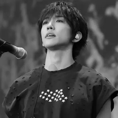 A moment captured by a fan of Lee Seungyoon