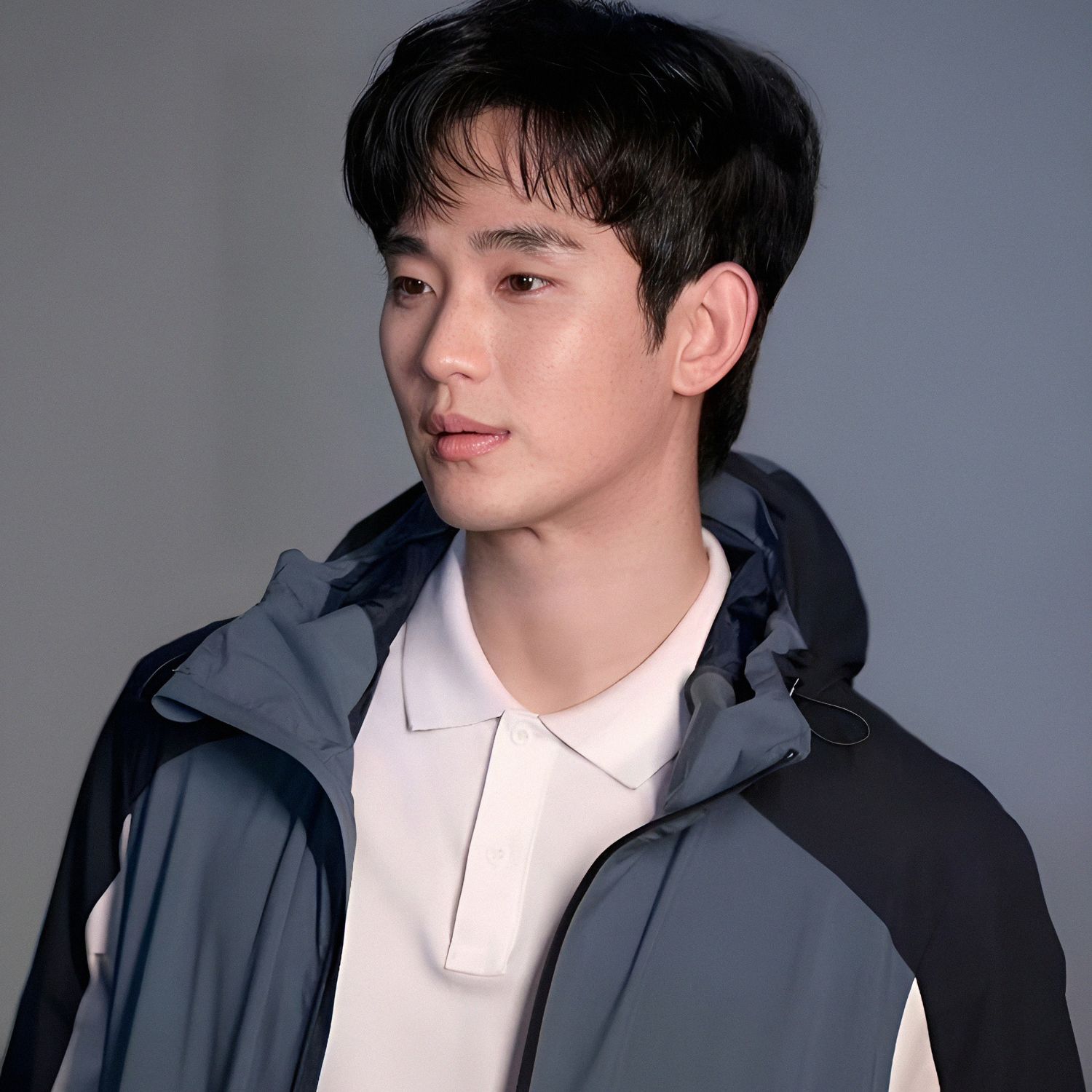 粉絲拍下的金秀賢瞬間