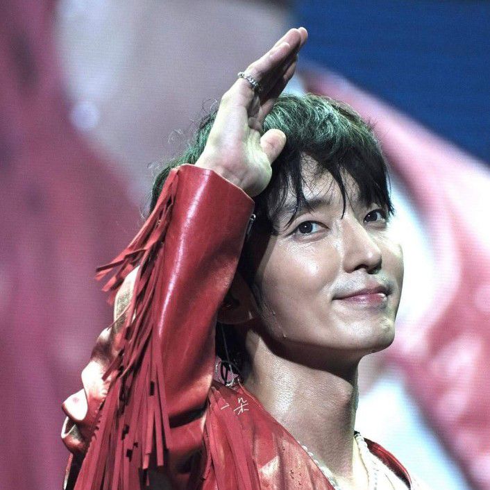 Behind-the-scenes cut of Lee Joongi