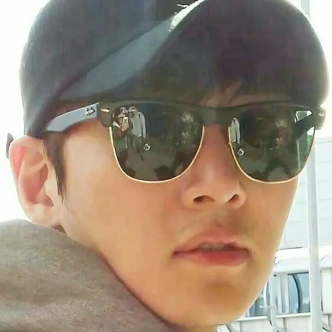 Behind-the-scenes cut of Ji Changwook