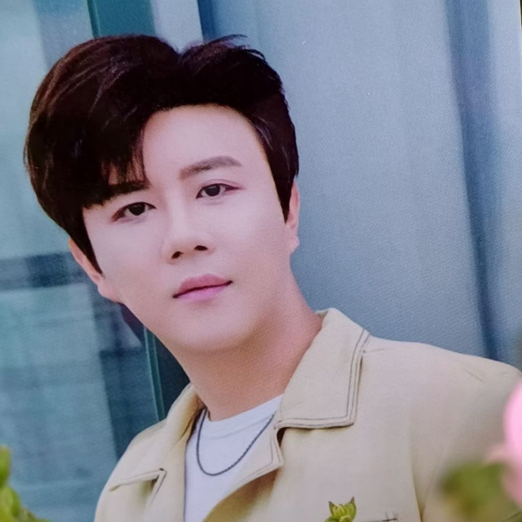 チン・ヘソンのビハインドカット