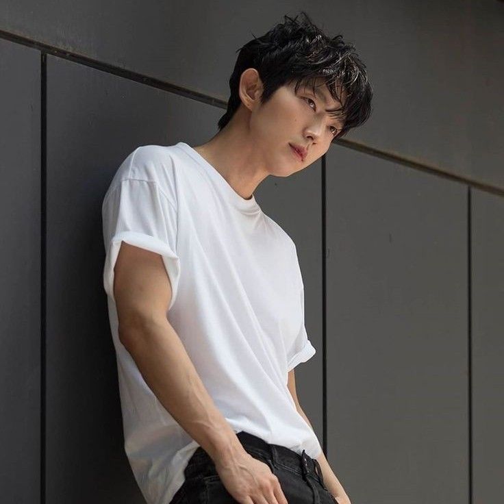 Recent activity shot of Lee Joongi