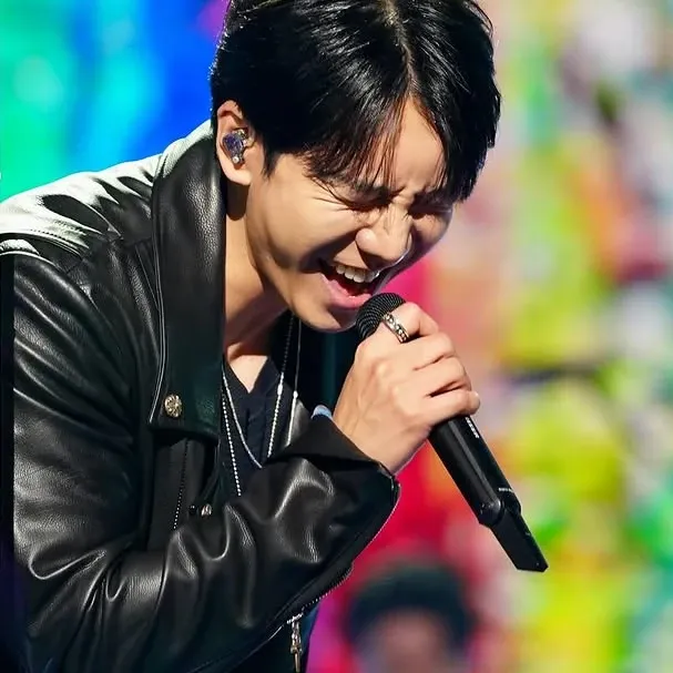 Latest photo of Lee Seunggi