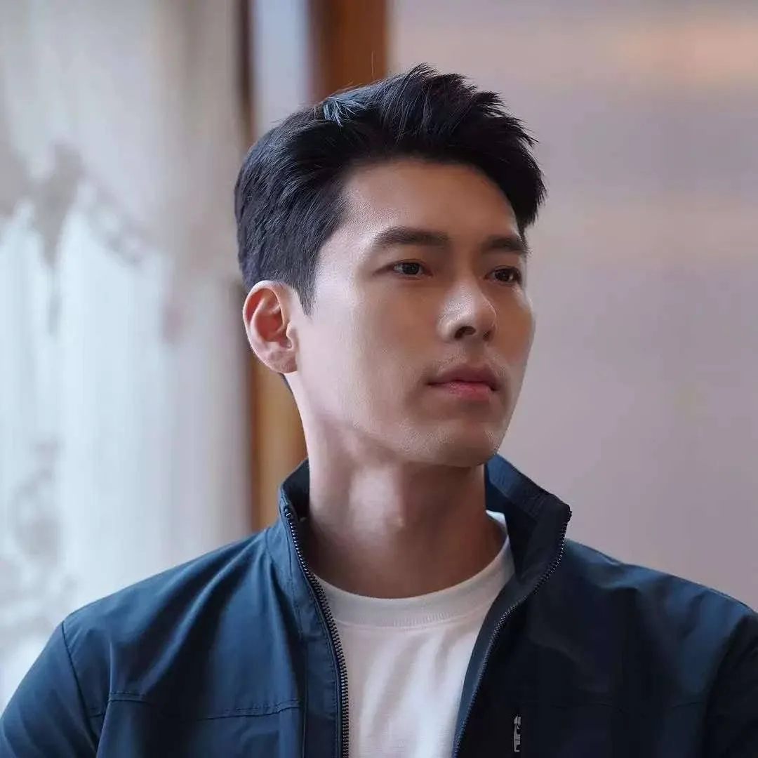 Cuplikan di balik layar dari Hyun Bin