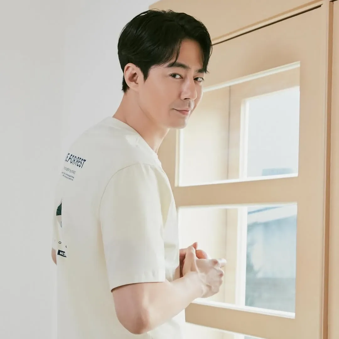 Behind-the-scenes cut of Jo Insung