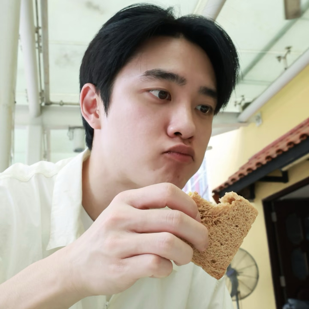 A moment captured by a fan of Doh Kyungsoo (D.O.)