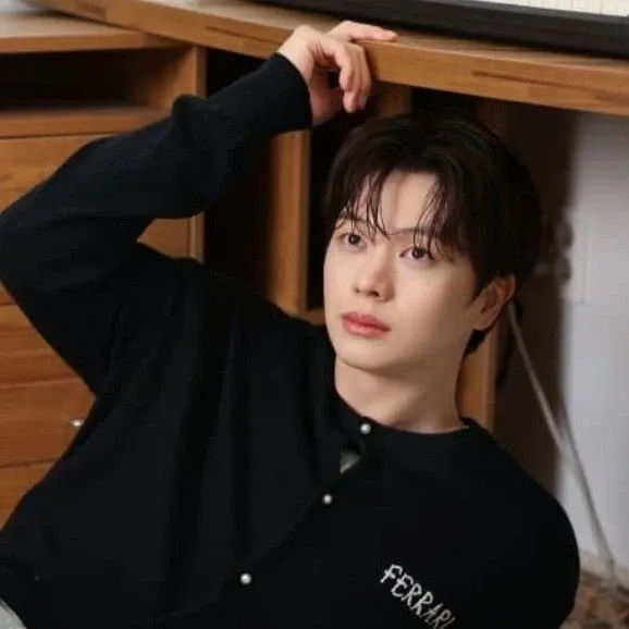 Latest photo of Yook Sungjae