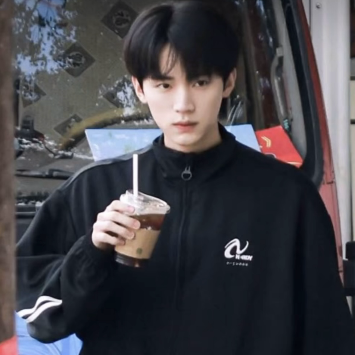 A moment captured by a fan of Zhou Yiran