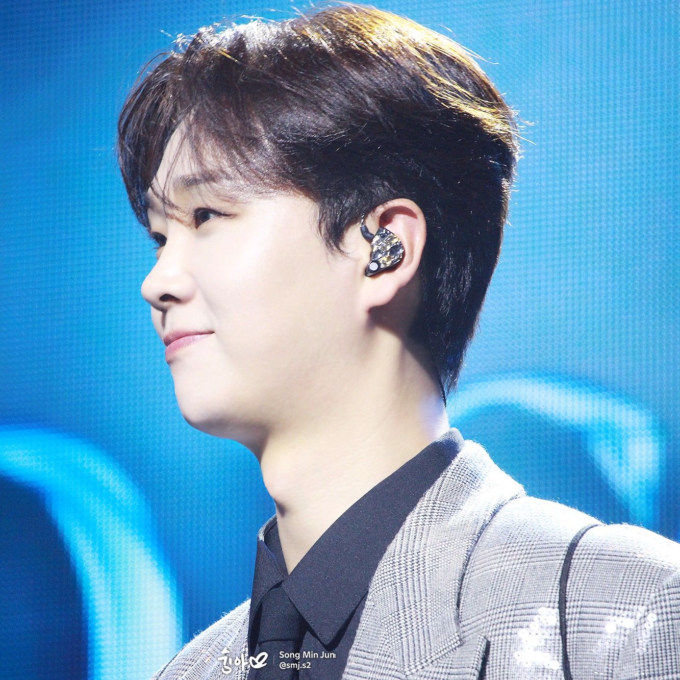 A moment captured by a fan of Song Minjun