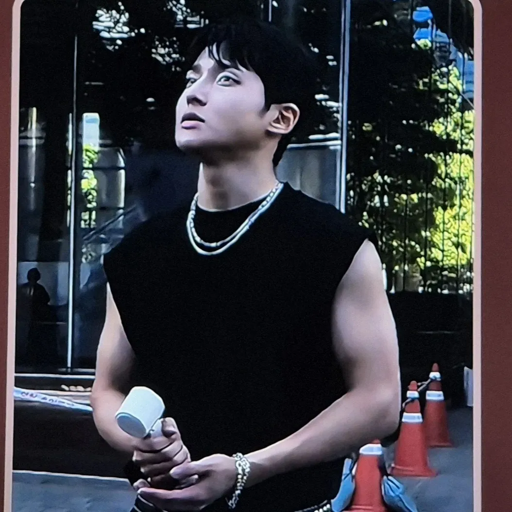 A moment captured by a fan of Seong Ri