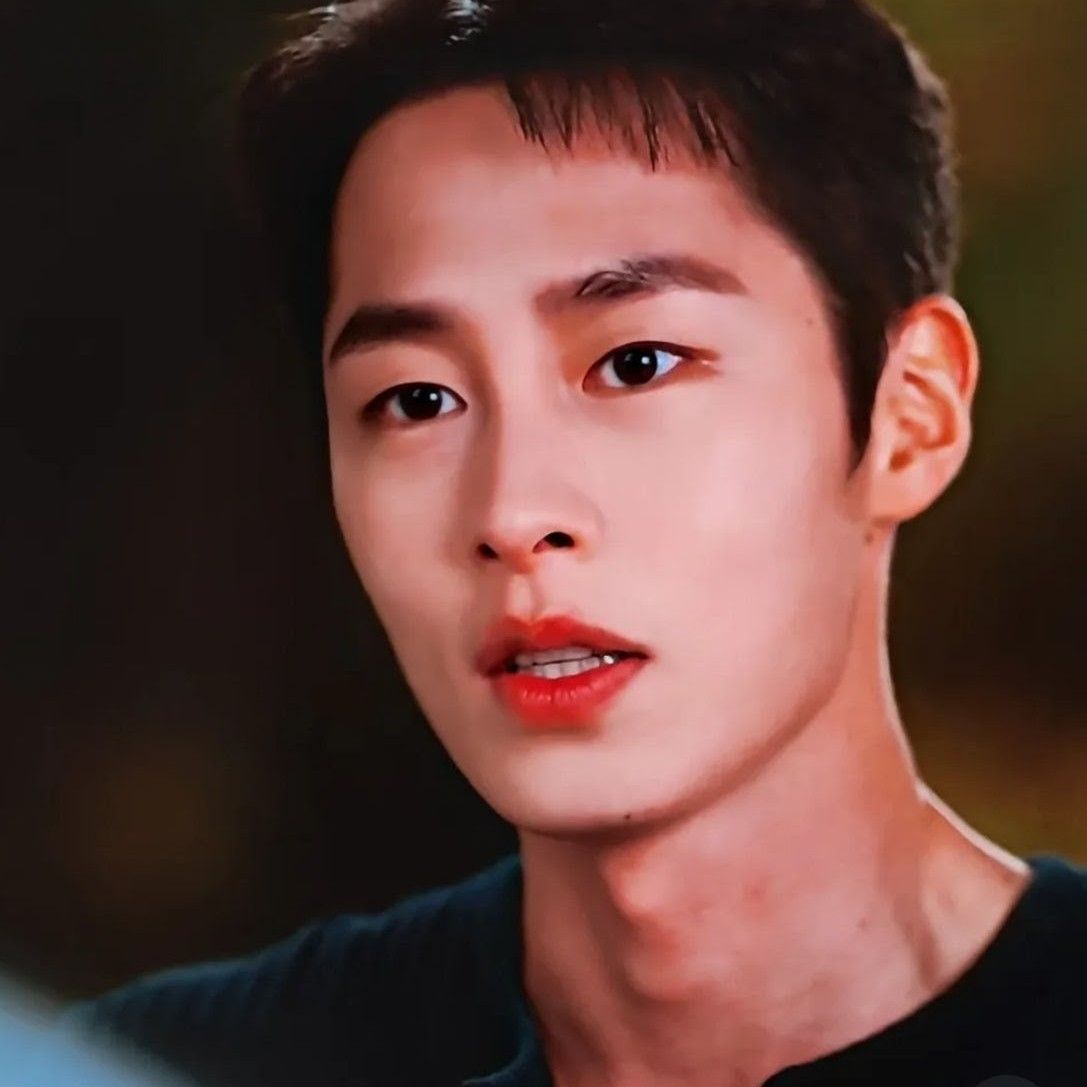 Recent activity shot of Lee Jaewook