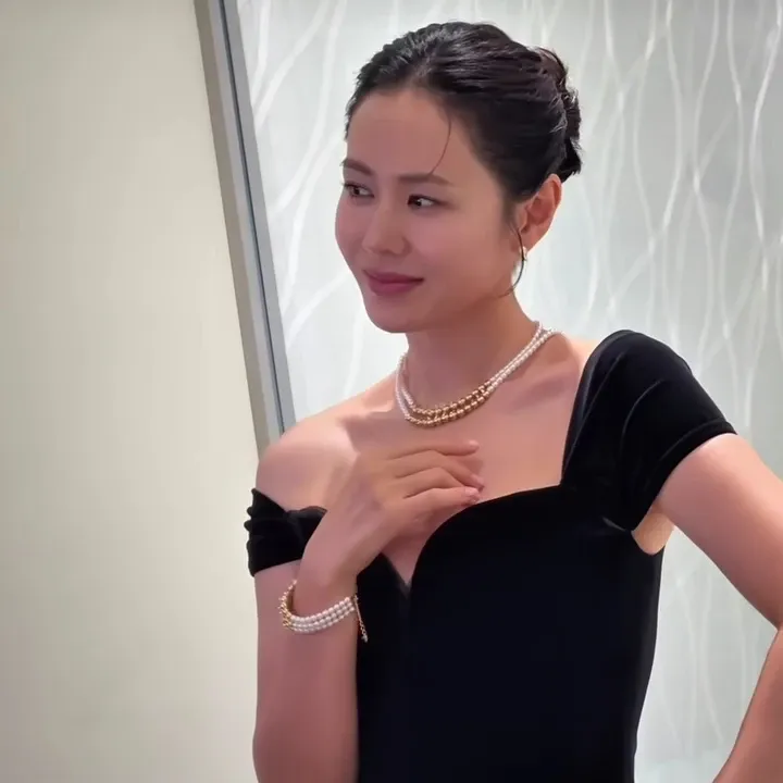 Cuplikan di balik layar dari Son Yejin