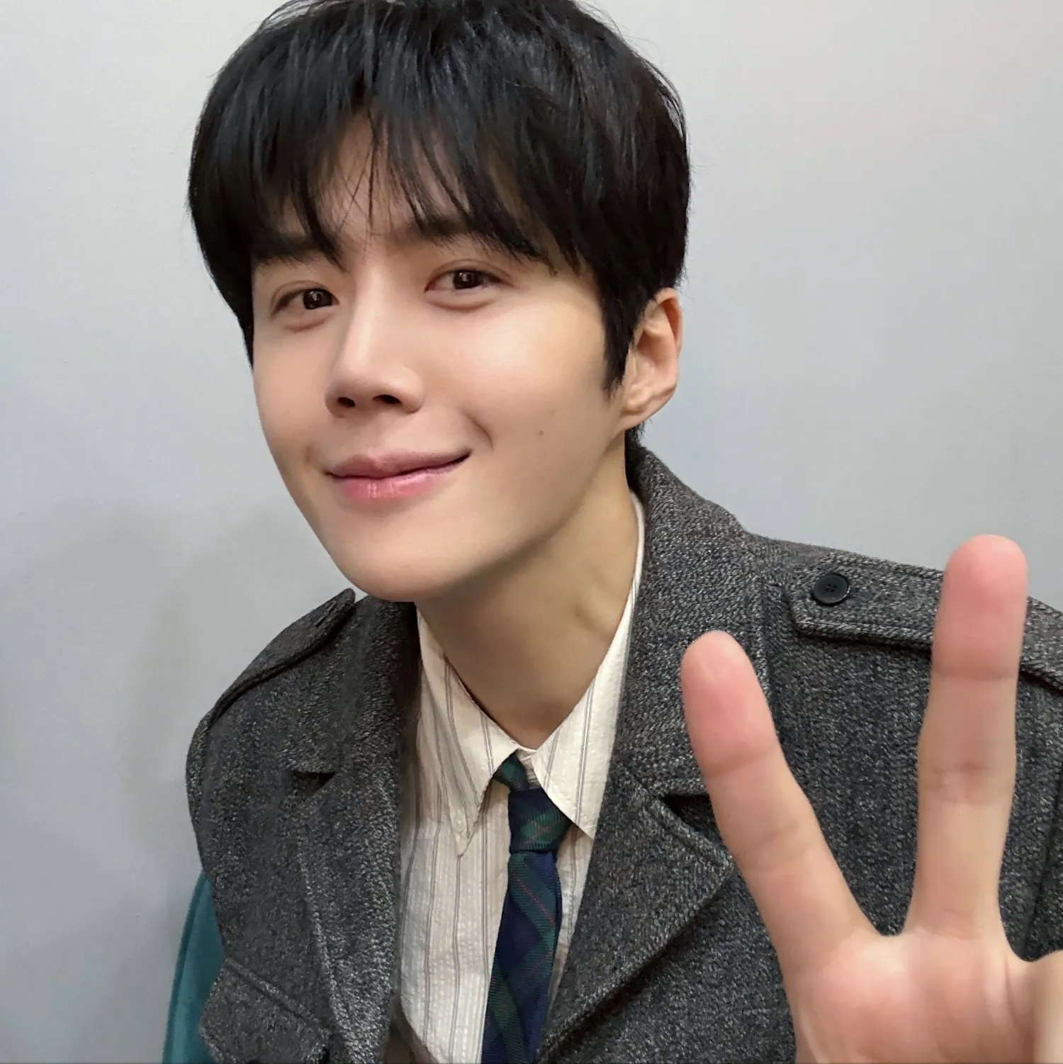 Behind-the-scenes cut of Kim Seonho