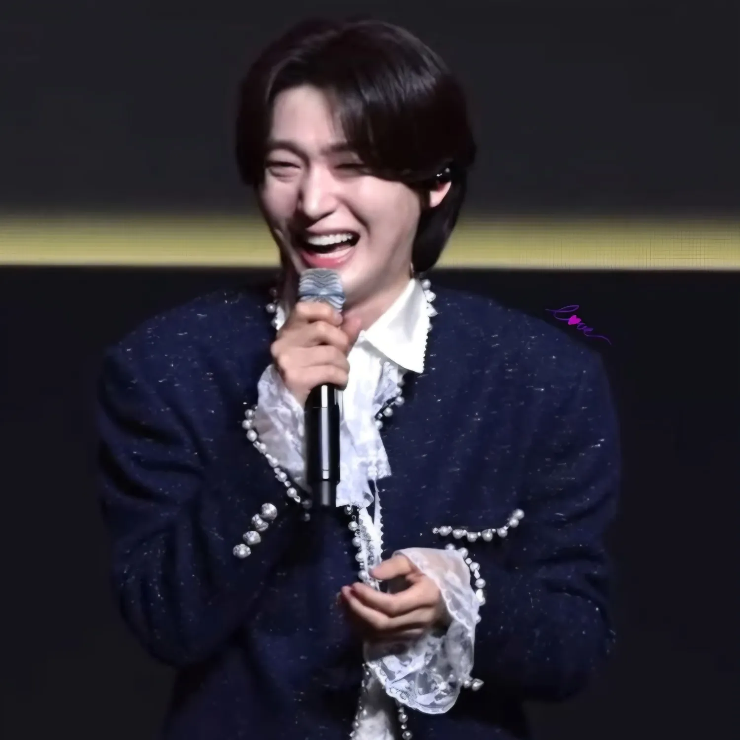 A moment captured by a fan of Kim Yongbin