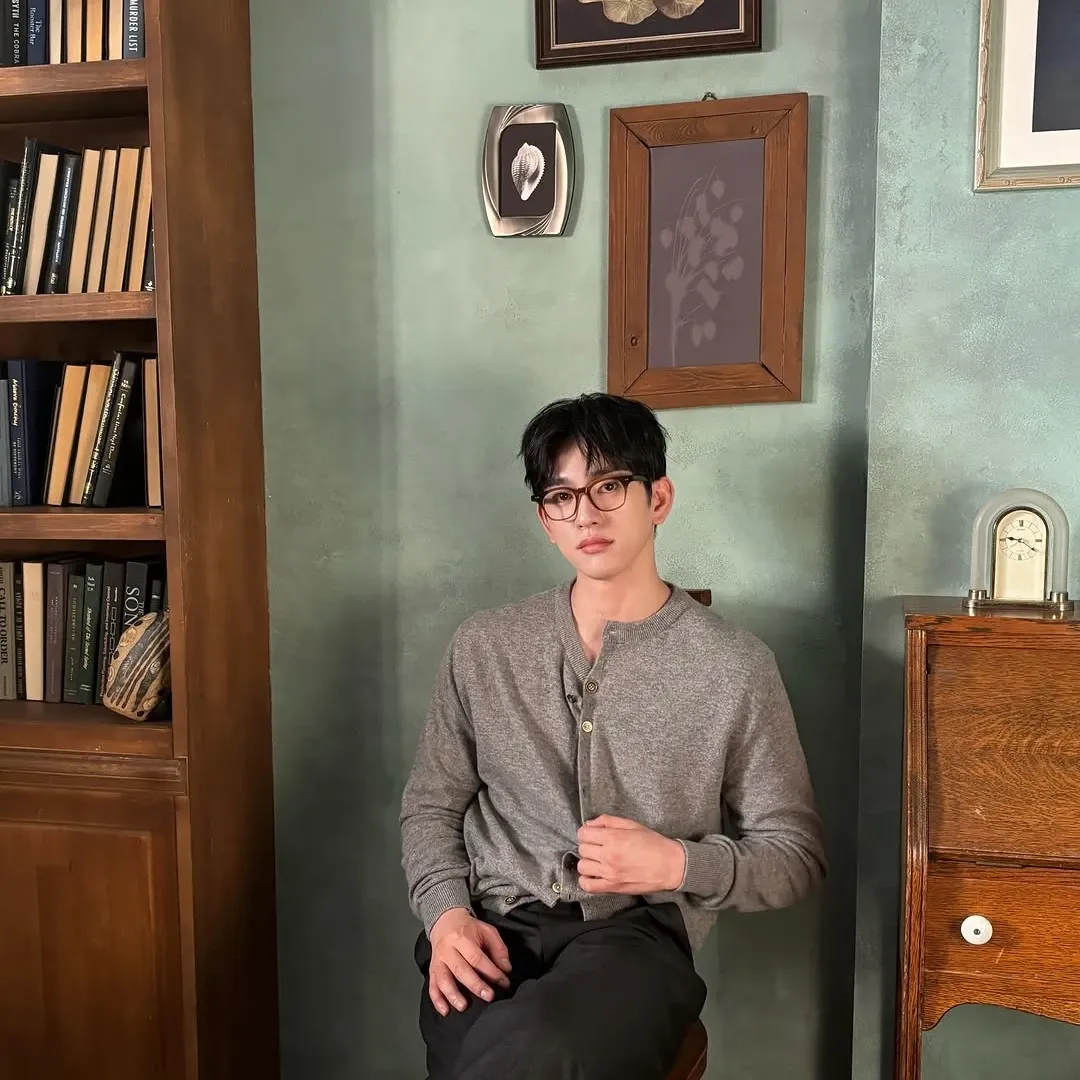 Cuplikan di balik layar dari Park Jinyoung