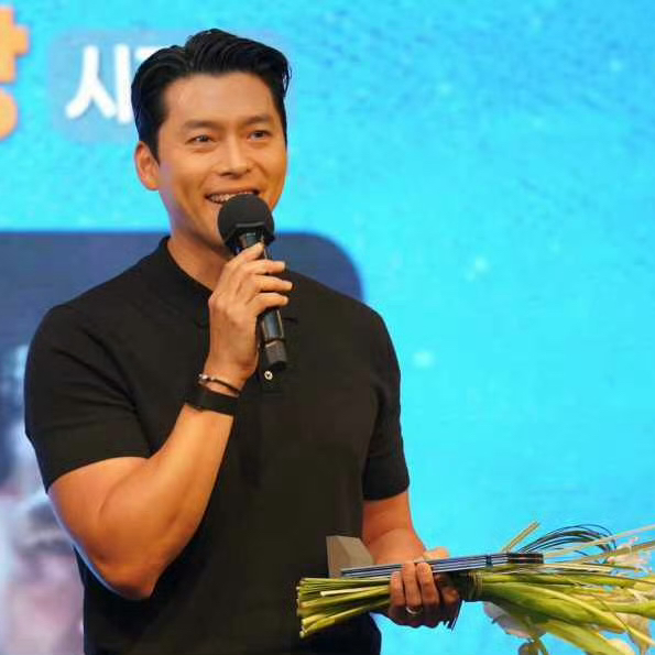 Foto kegiatan terbaru dari Hyun Bin