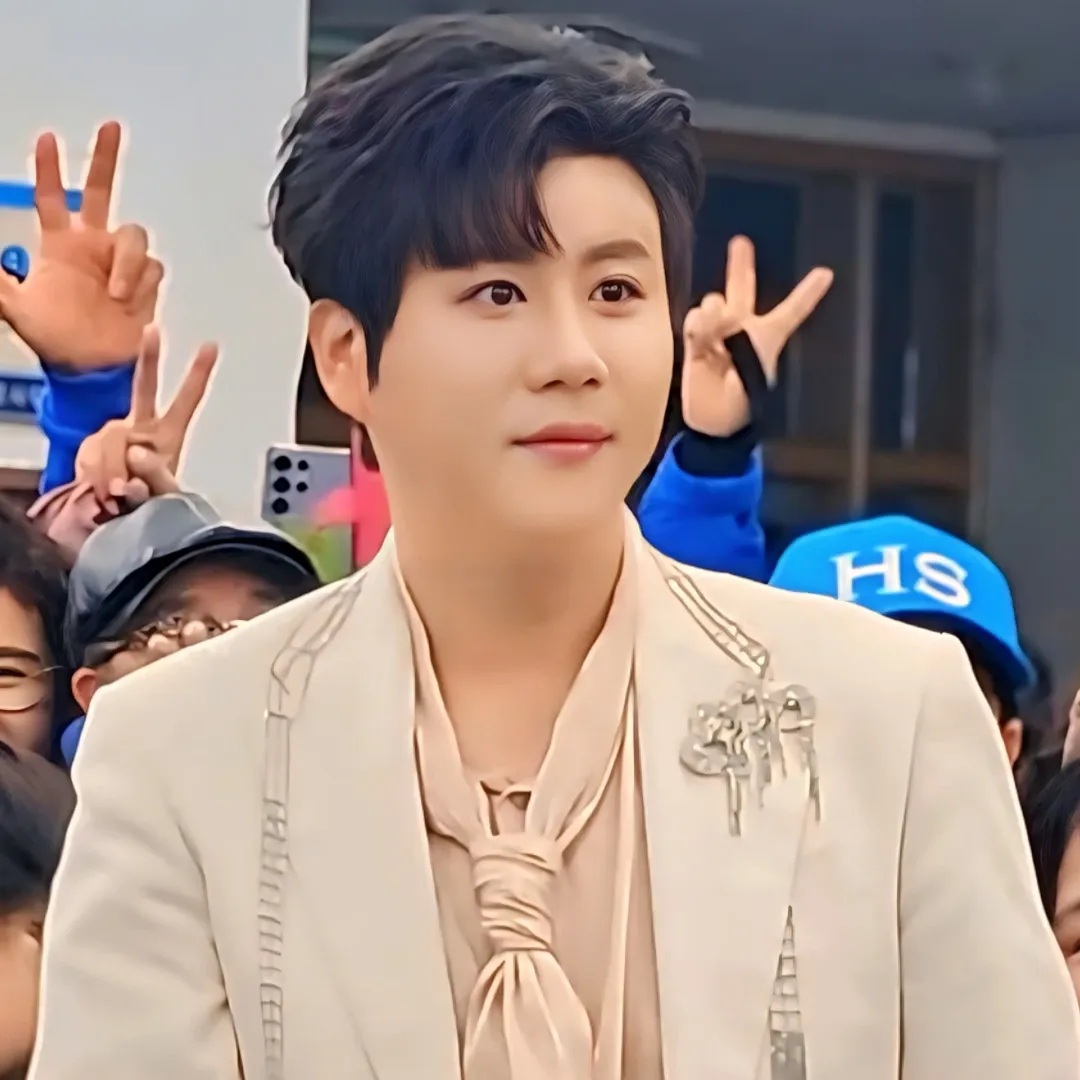 チン・ヘソンの最近の活動ショット