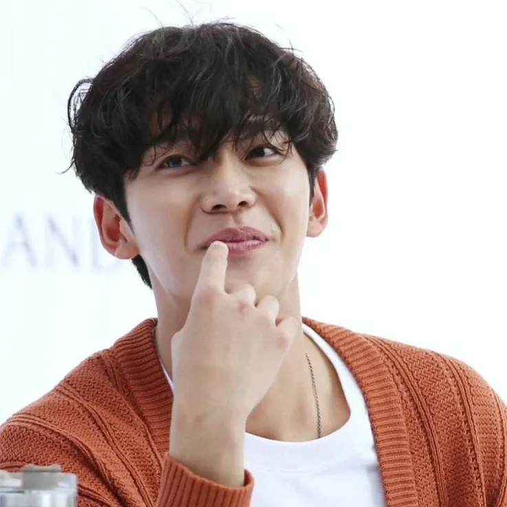 Momen yang diabadikan oleh penggemar Rowoon