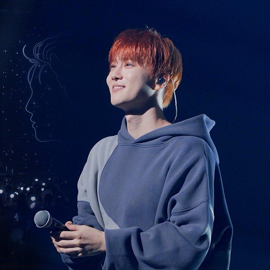 A moment captured by a fan of Suho