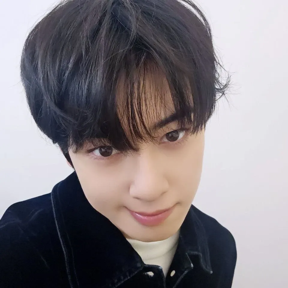 A moment captured by a fan of Cha Eunwoo
