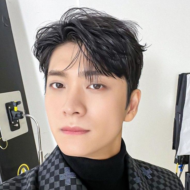 Behind-the-scenes cut of Kang Taeoh