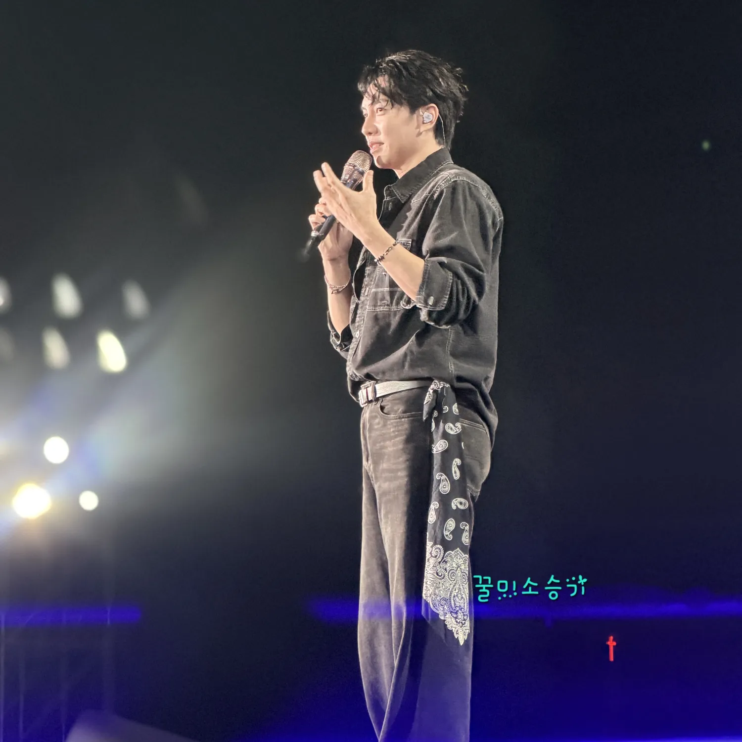 Behind-the-scenes cut of Lee Seunggi