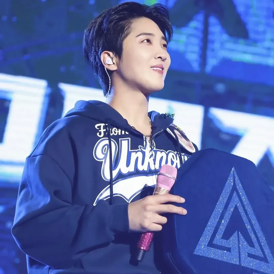 Behind-the-scenes cut of Hwang Yunsung
