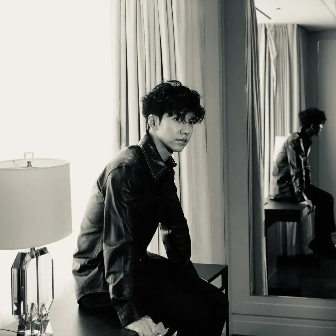 Latest photo of Lee Seunggi