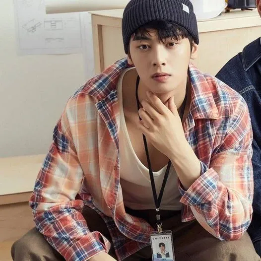 Recent activity shot of Cha Eunwoo