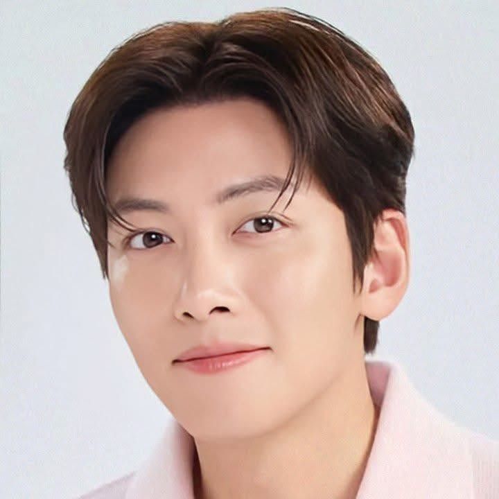 Cuplikan di balik layar dari Ji Changwook