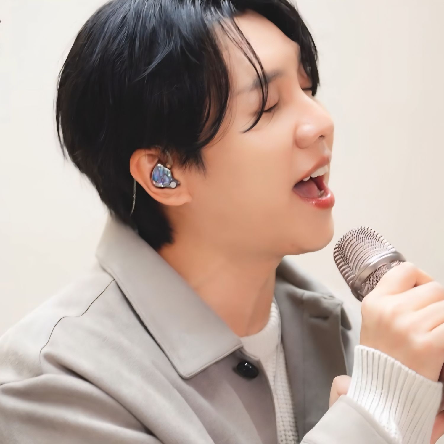 Momen yang diabadikan oleh penggemar Lee Seunggi