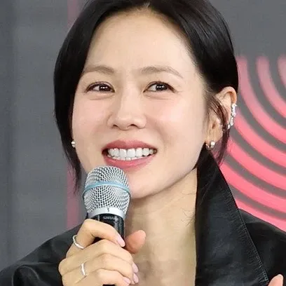 Behind-the-scenes cut of Son Yejin