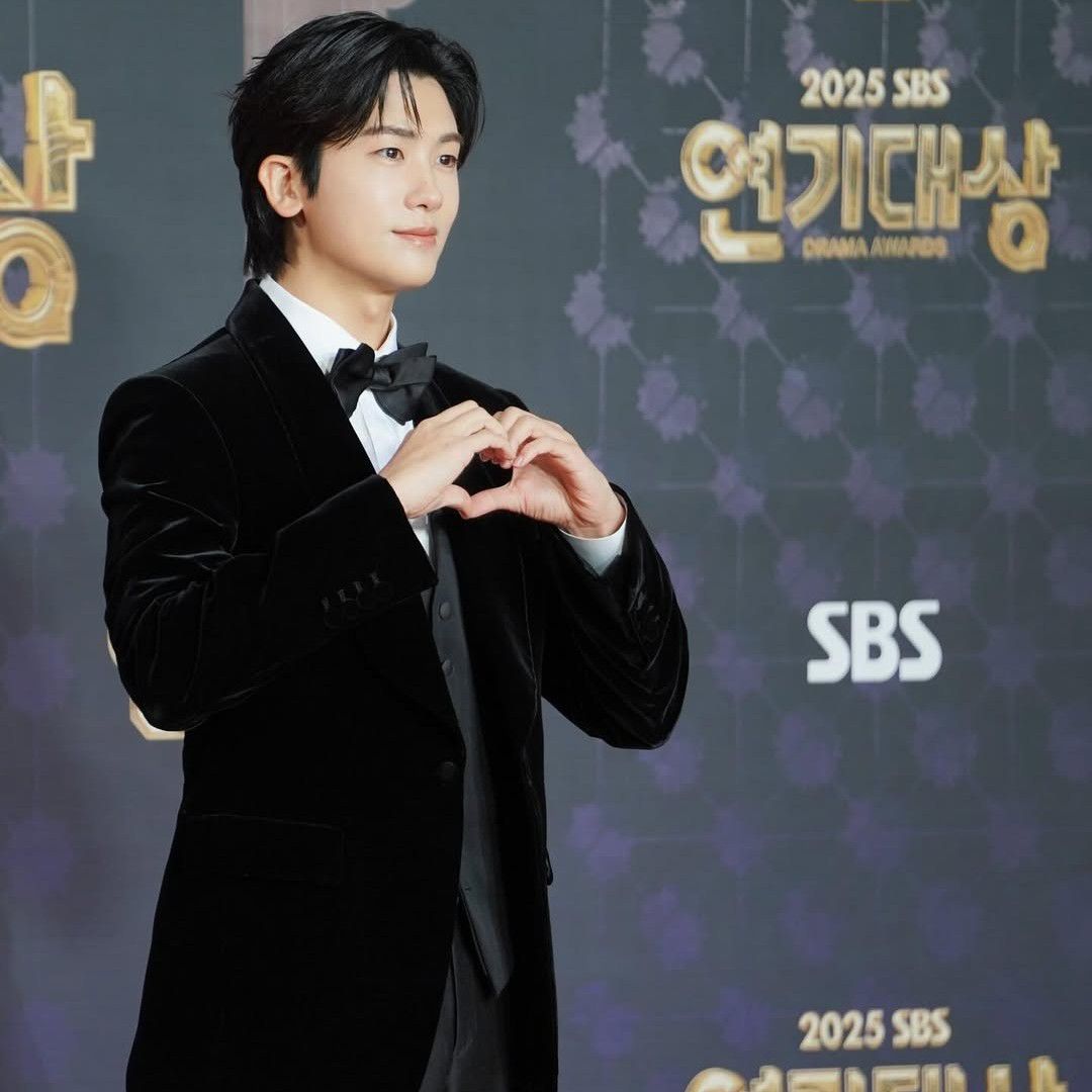 Latest photo of Park Hyungsik