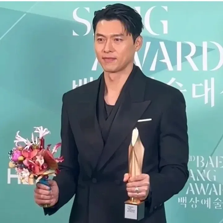 Foto terbaru dari Hyun Bin