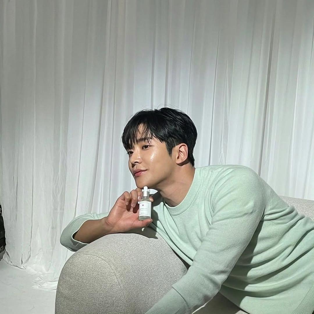 粉丝拍下的路云瞬间