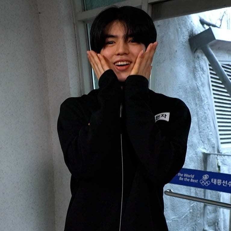 Behind-the-scenes cut of Cha Junhwan