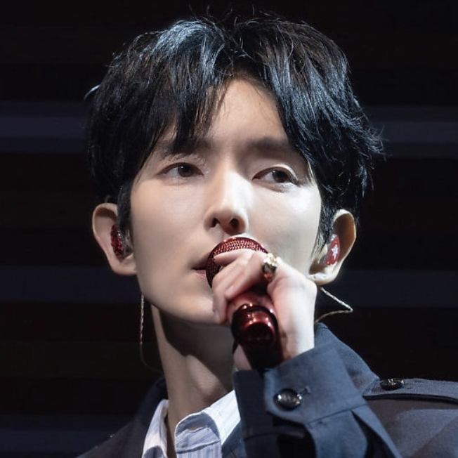 A moment captured by a fan of Lee Joongi