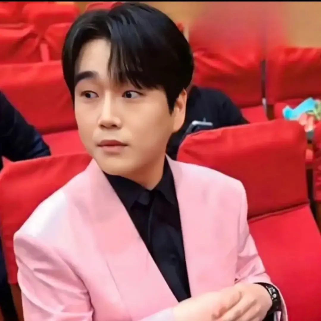 Recent activity shot of Hwang Youngwoong