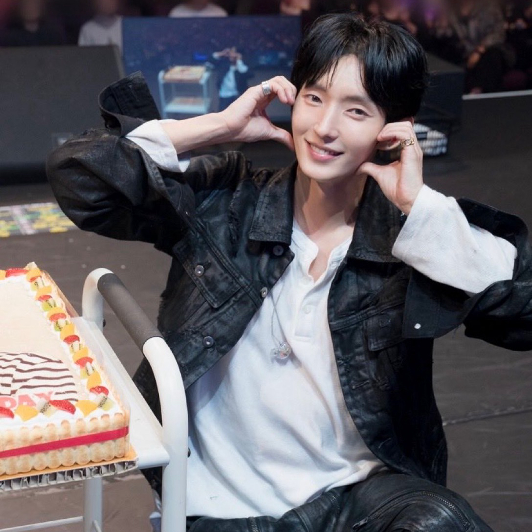 A moment captured by a fan of Lee Joongi