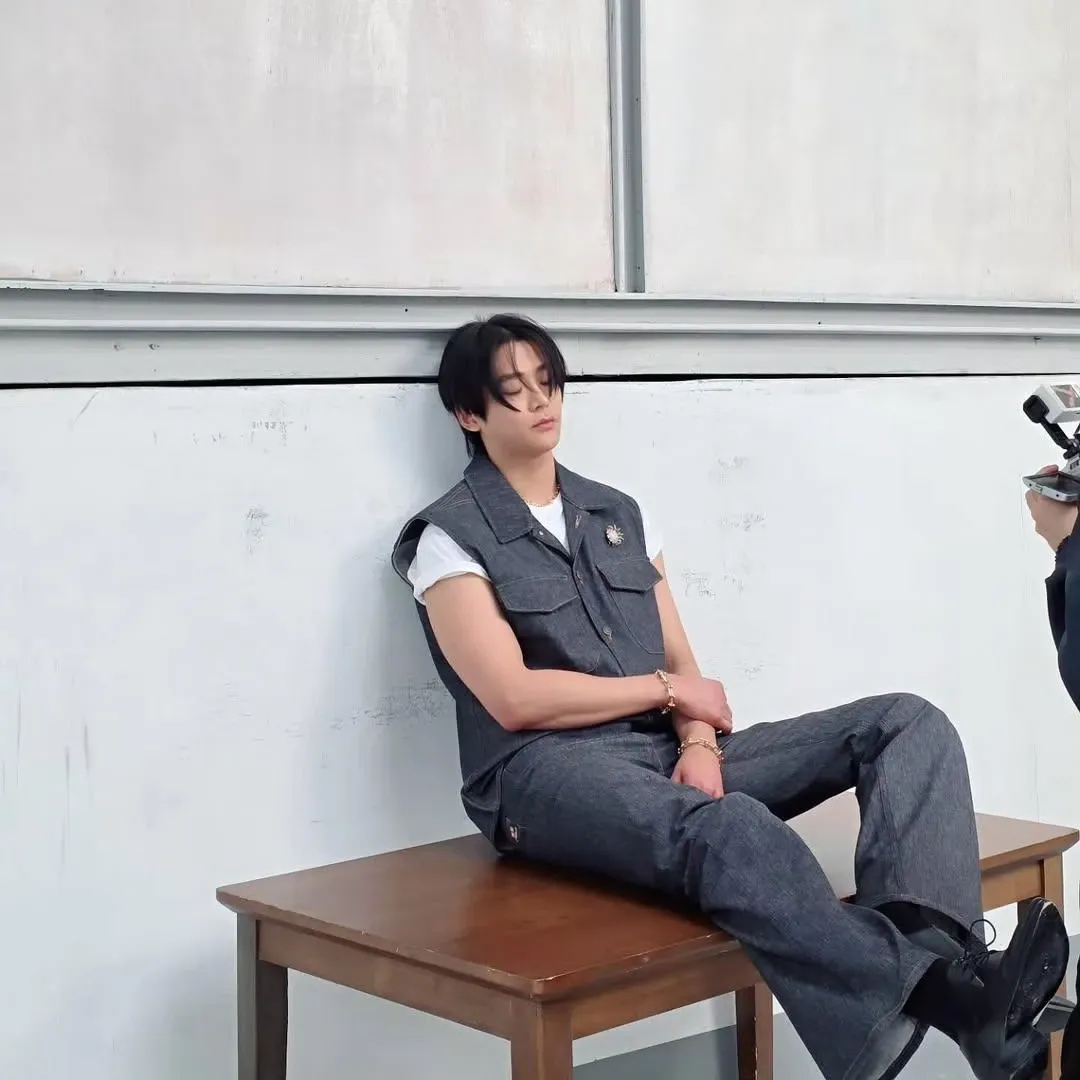로운의 비하인드 컷