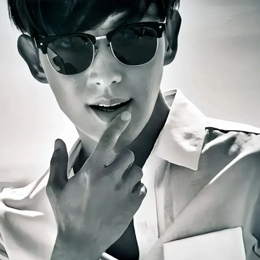 Behind-the-scenes cut of Lee Joongi