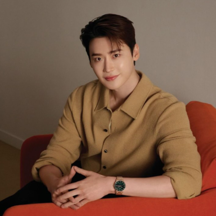Latest photo of Lee Jongsuk