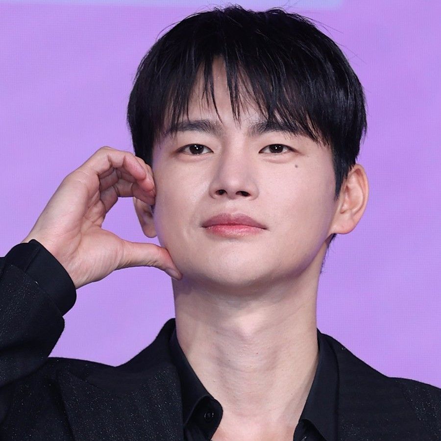 A moment captured by a fan of Seo Inguk