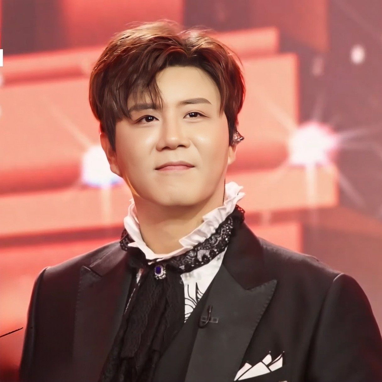 チン・ヘソンの最近の活動ショット