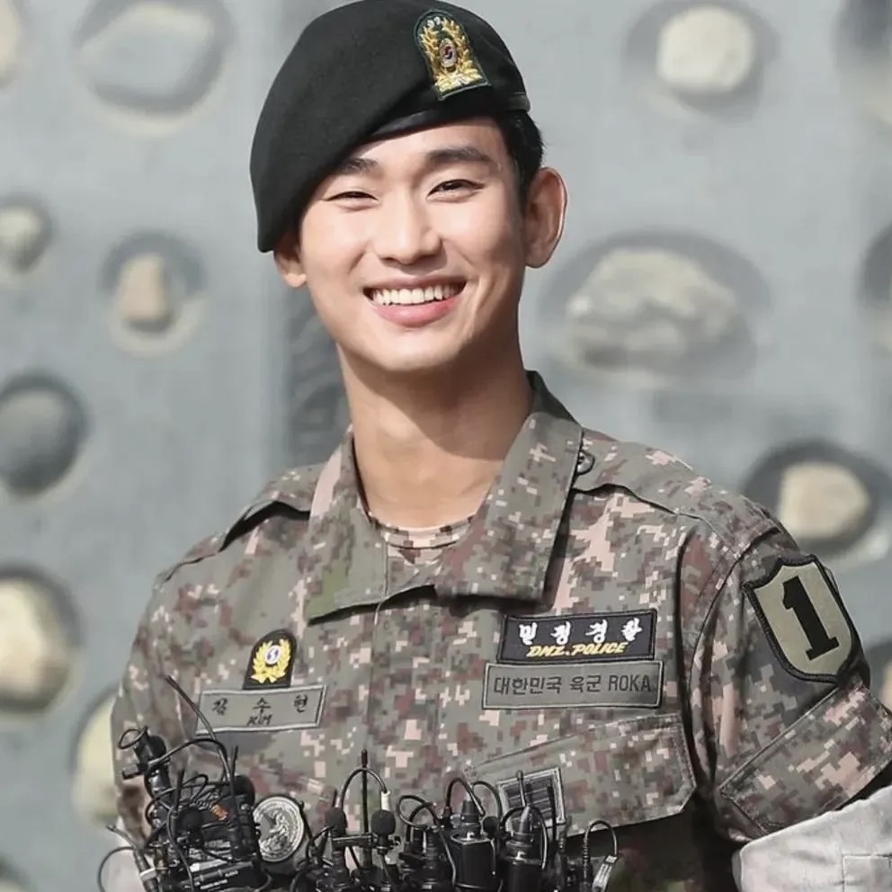 Behind-the-scenes cut of Kim Soohyun