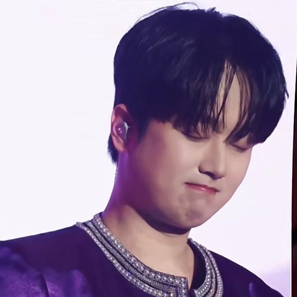 李灿元的最新照片