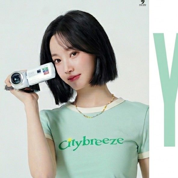 A moment captured by a fan of Yeonwoo