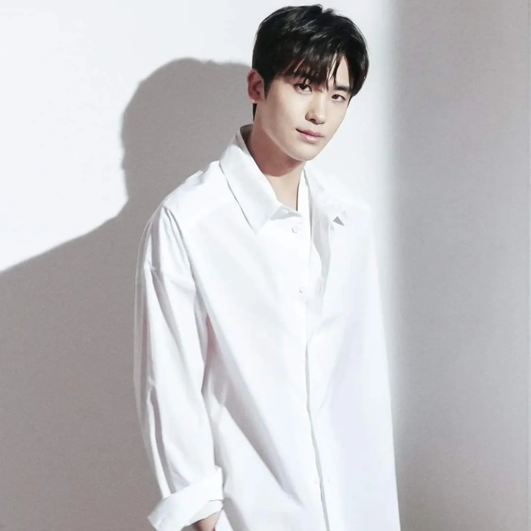 Behind-the-scenes cut of Park Hyungsik