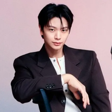 Behind-the-scenes cut of Yook Sungjae